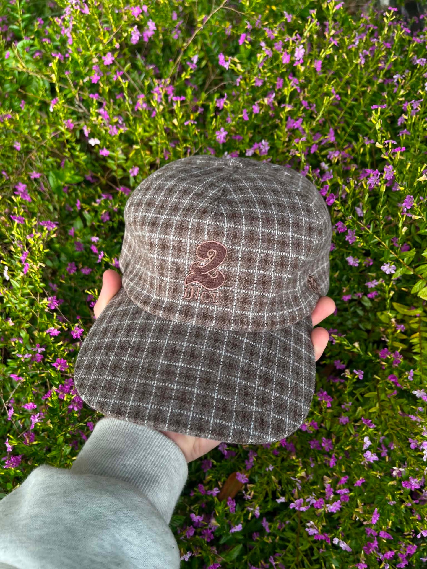 '2' HAT - BROWN PLAID