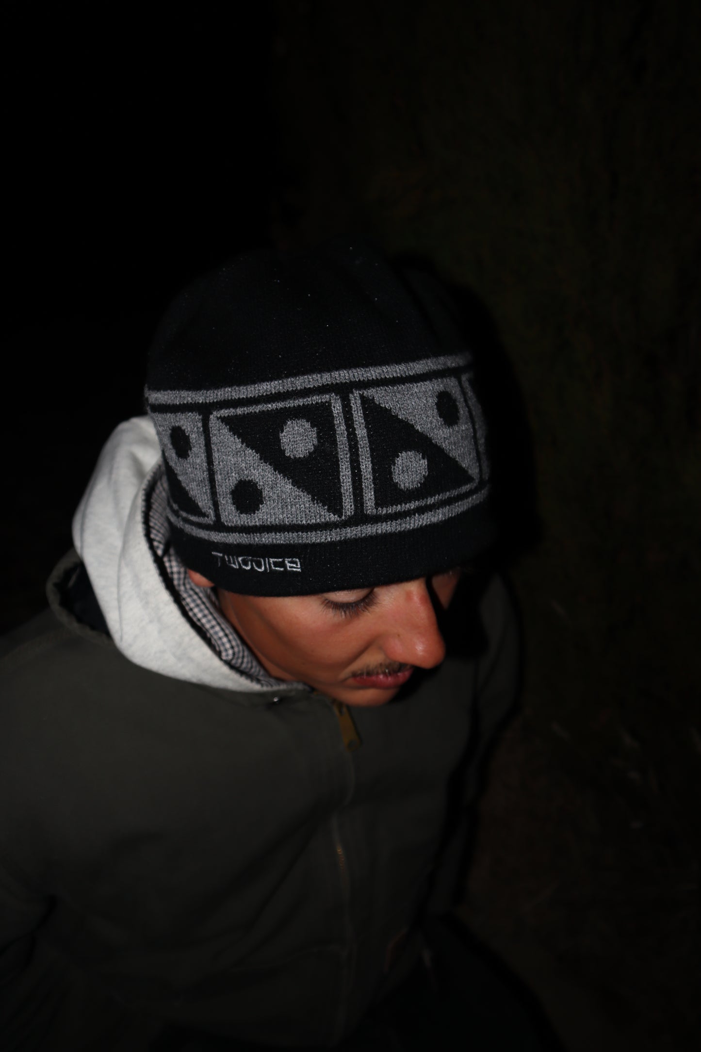 YIN YANG BEANIE - BLACK & CHARCOAL