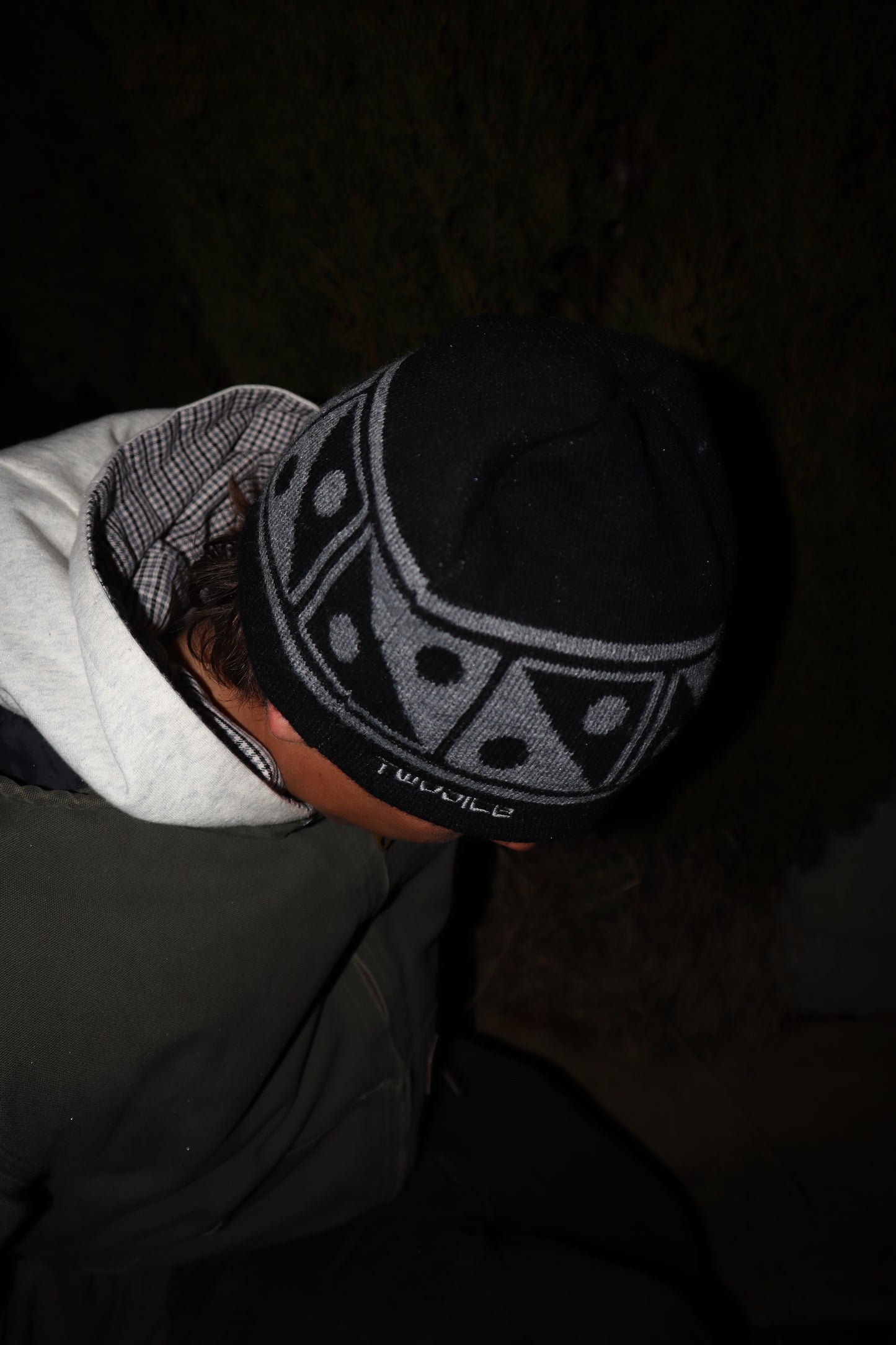 YIN YANG BEANIE - BLACK & CHARCOAL